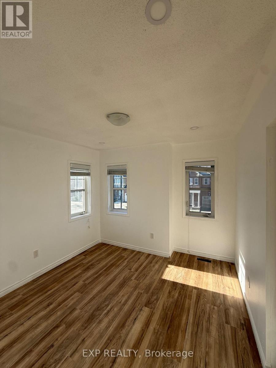 8 REDFERN STREET, Brampton (Northwest Brampton) — photo 7