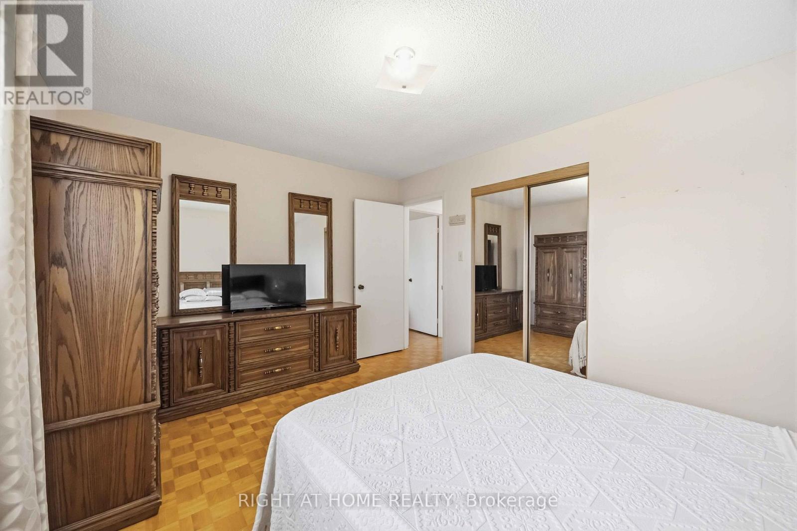 17 CATHY JEAN CRESCENT - 15