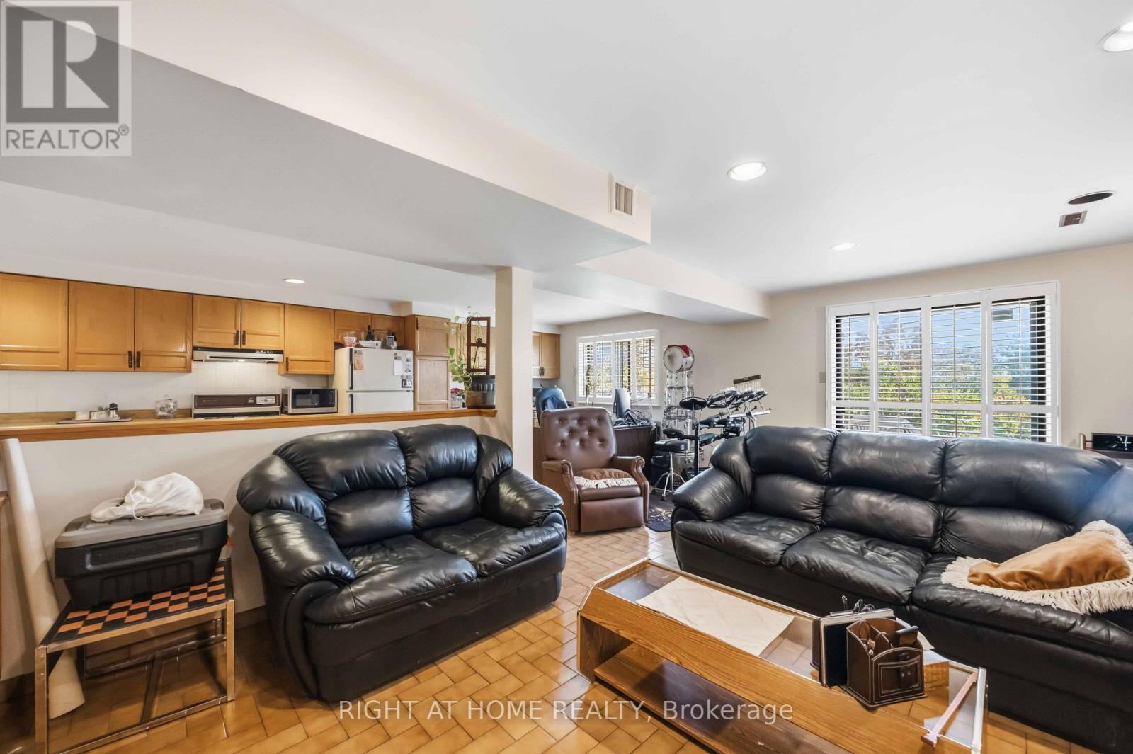 17 Cathy Jean Crescent, Toronto, ON photo 21
