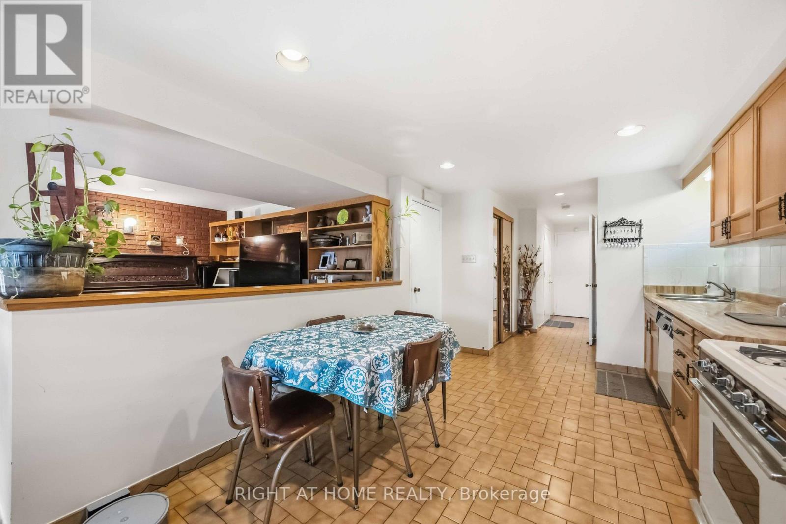 17 Cathy Jean Crescent, Toronto, ON photo 24