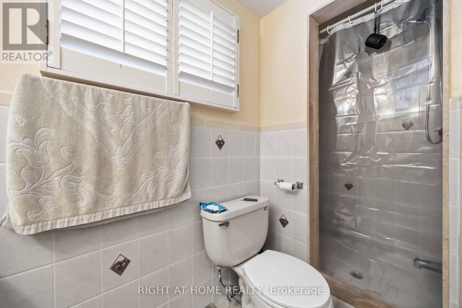 17 Cathy Jean Crescent, Toronto, ON photo 27