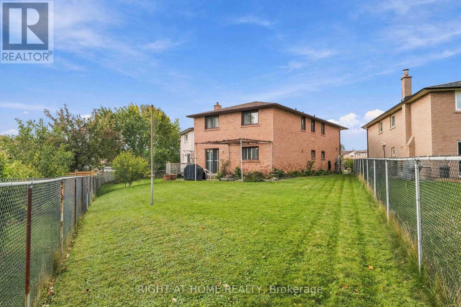 17 CATHY JEAN CRESCENT - 29