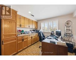 17 Cathy Jean Crescent, Toronto, ON M9V4T2 Photo 25
