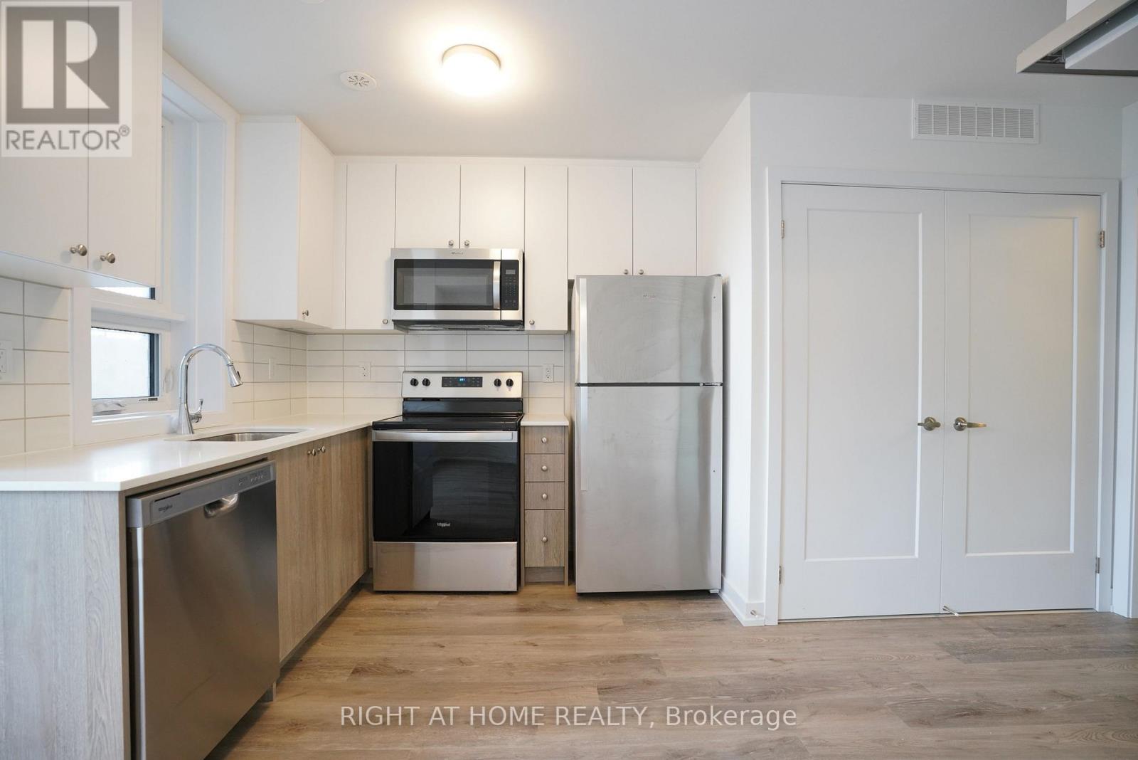 Q8 - 25 PALACE ST STREET — photo 3