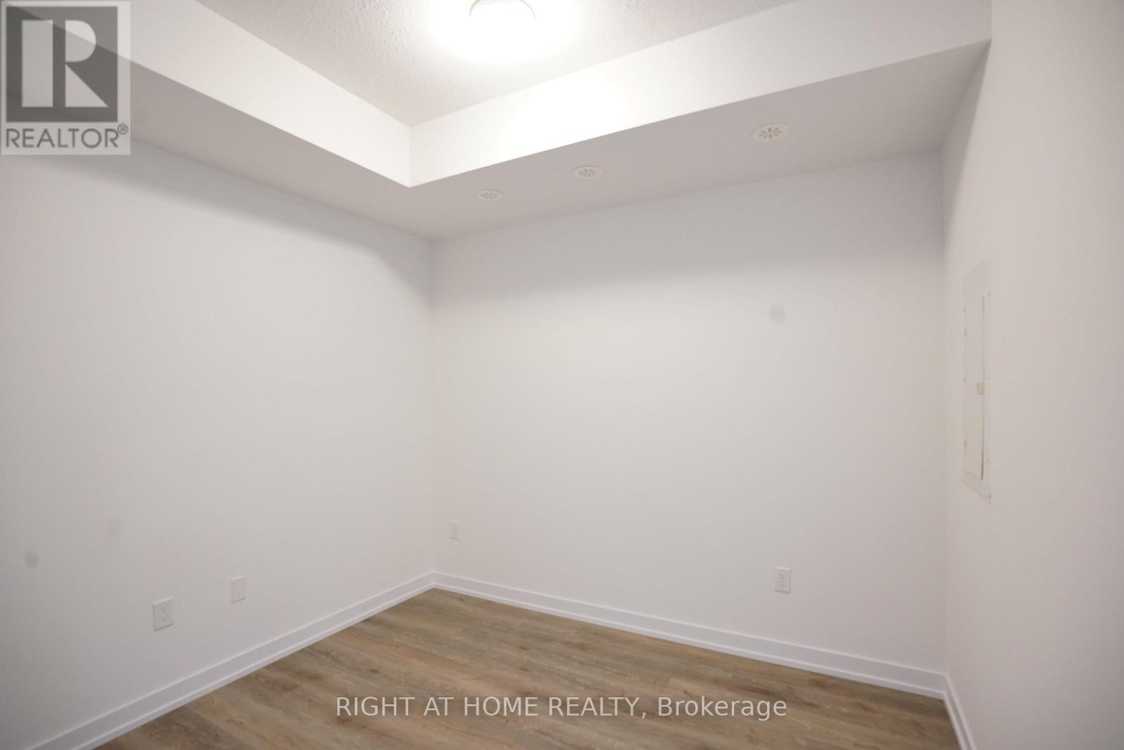 Q8 - 25 PALACE ST STREET, Kitchener — photo 5