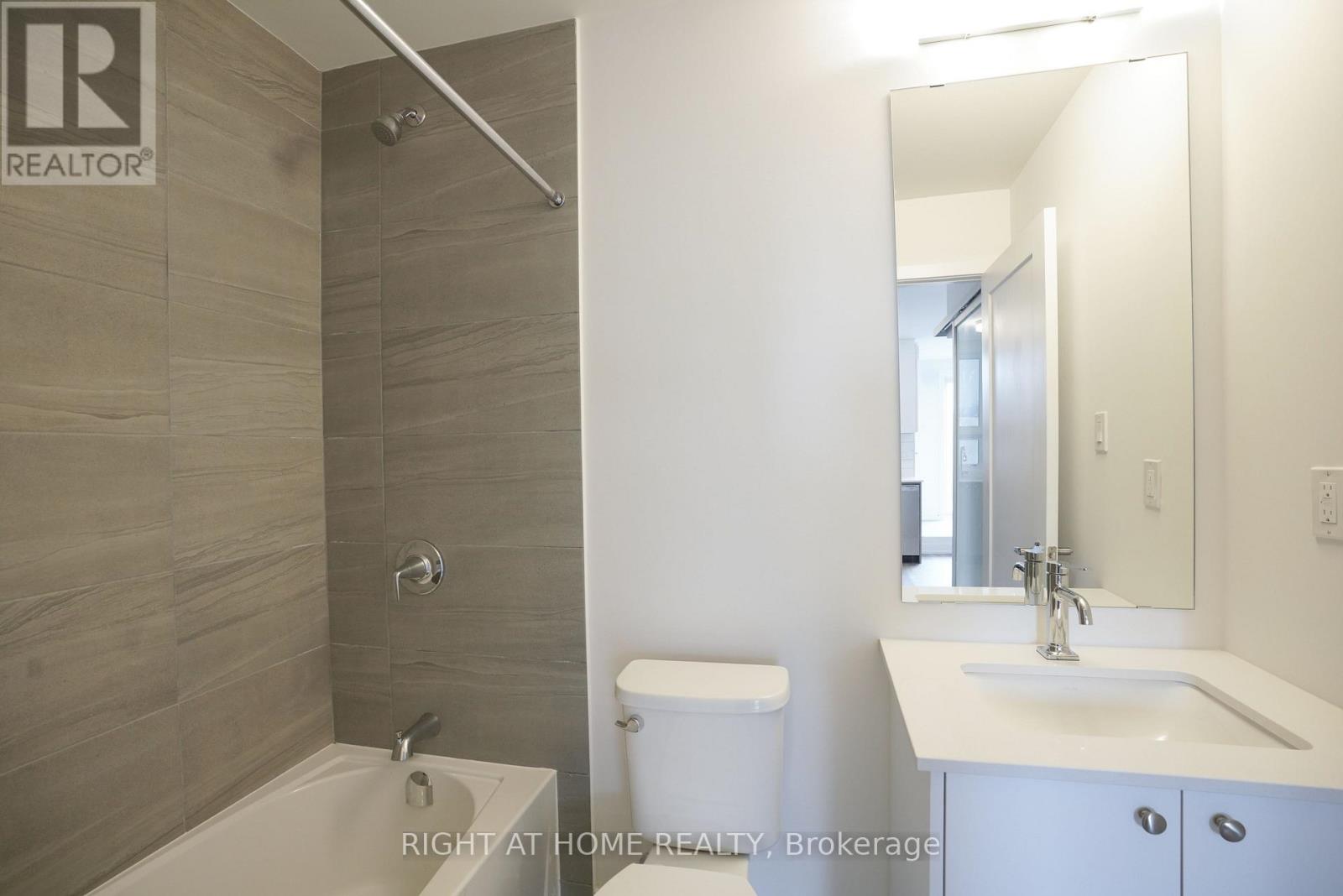 Q8 - 25 PALACE ST STREET, Kitchener — photo 6
