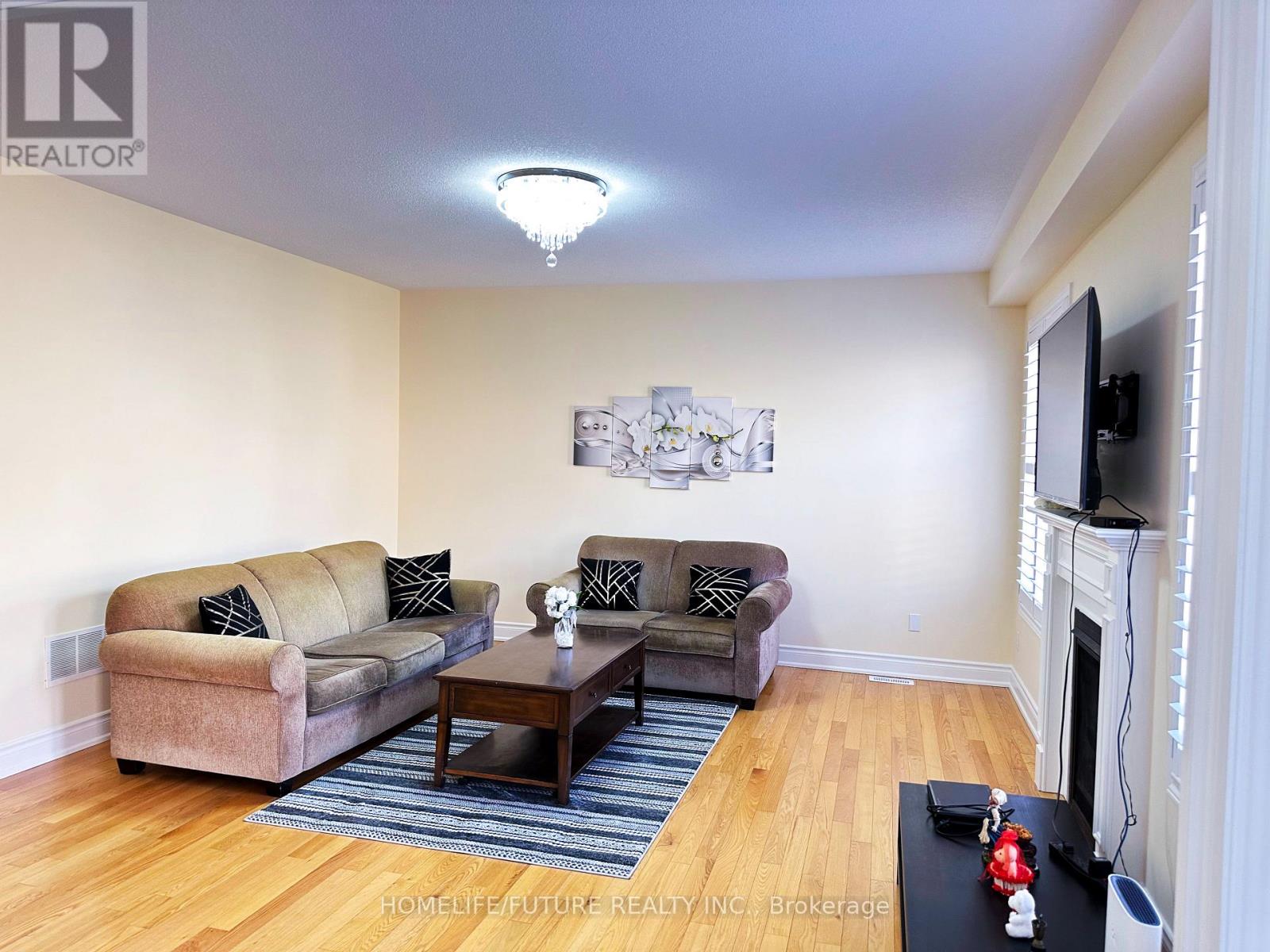 983 WRENWOOD DRIVE - 12