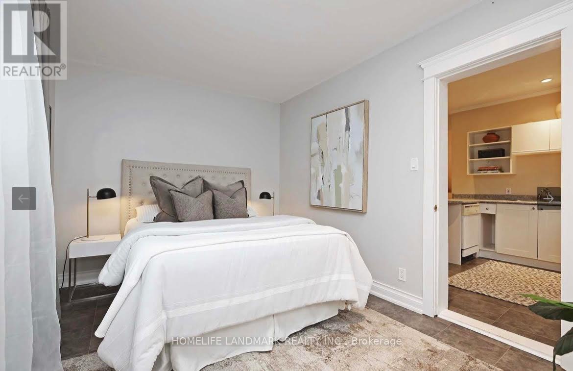 98 Hastings Avenue — photo 17