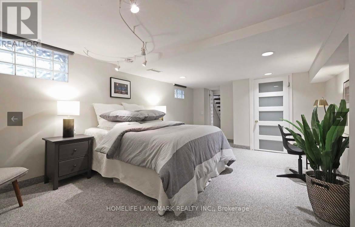 98 Hastings Avenue — photo 18