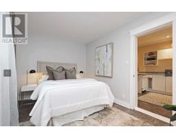 98 Hastings Avenue, Toronto, ON M4L2L2 Photo 17