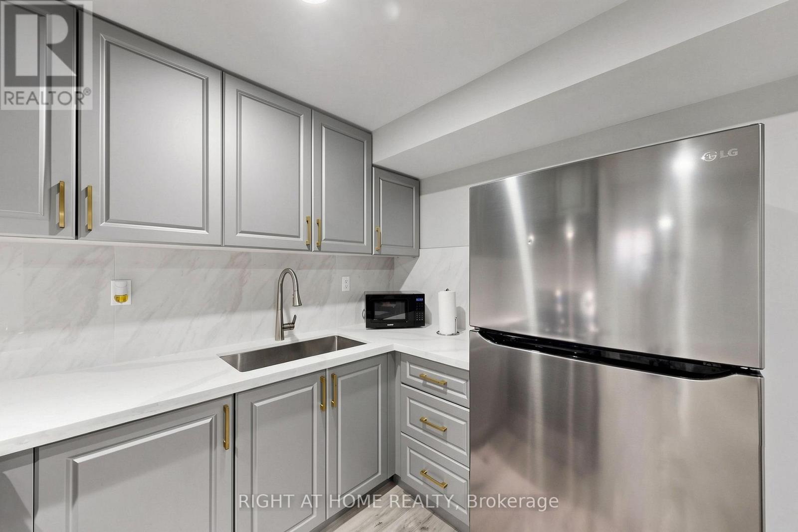 14 Grainger Crescent, Ajax, ON photo 32