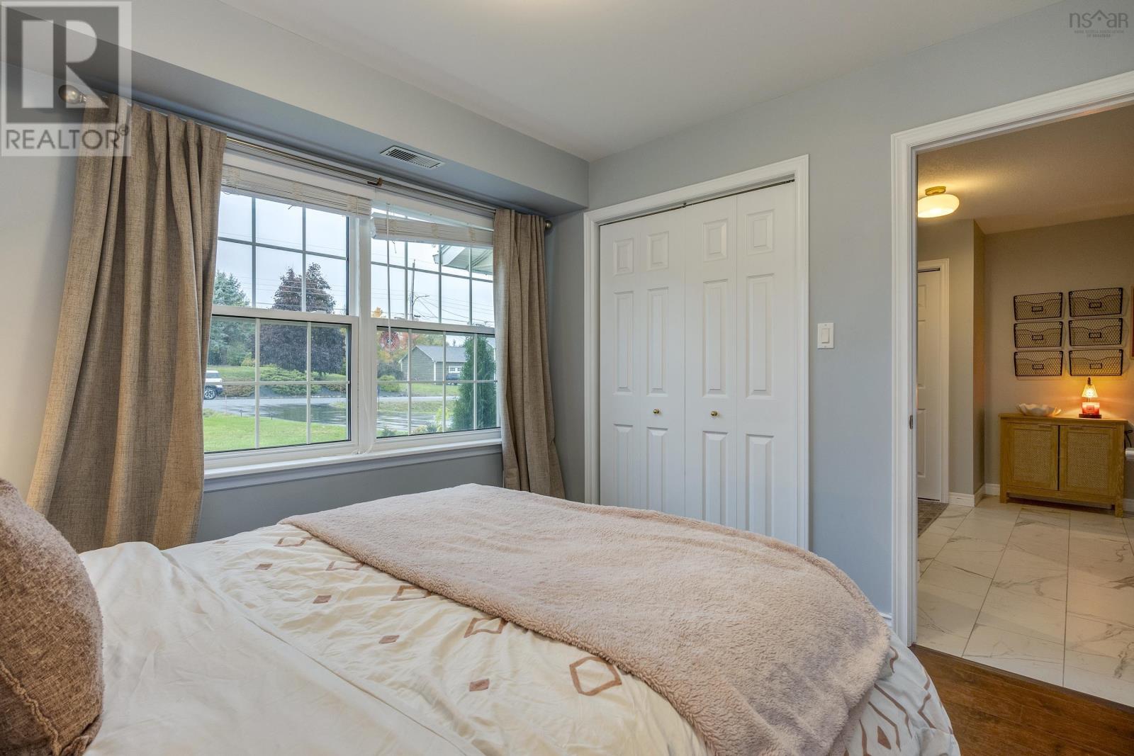 55 Dahlgren Crescent - 10