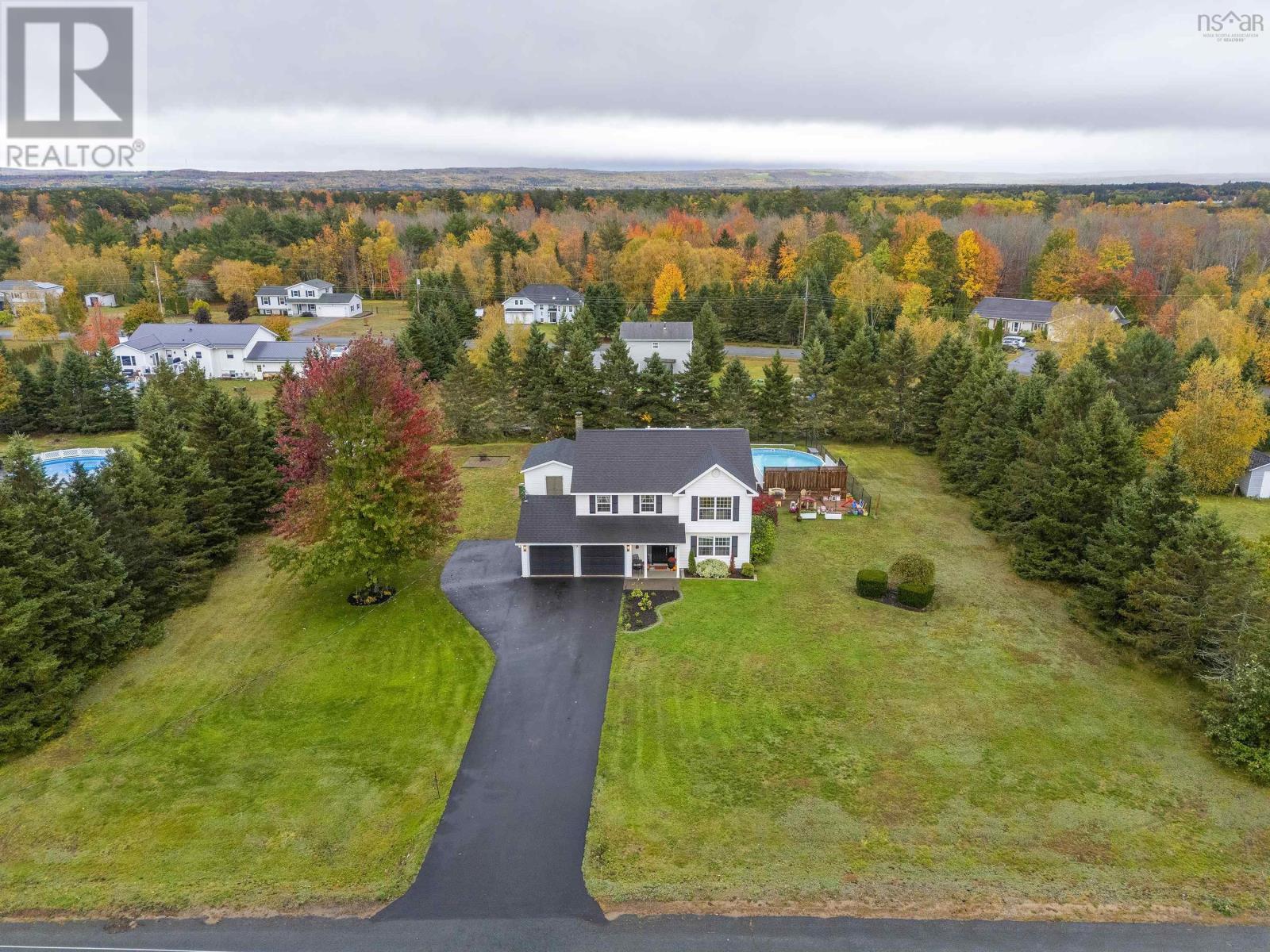 55 Dahlgren Crescent - 3