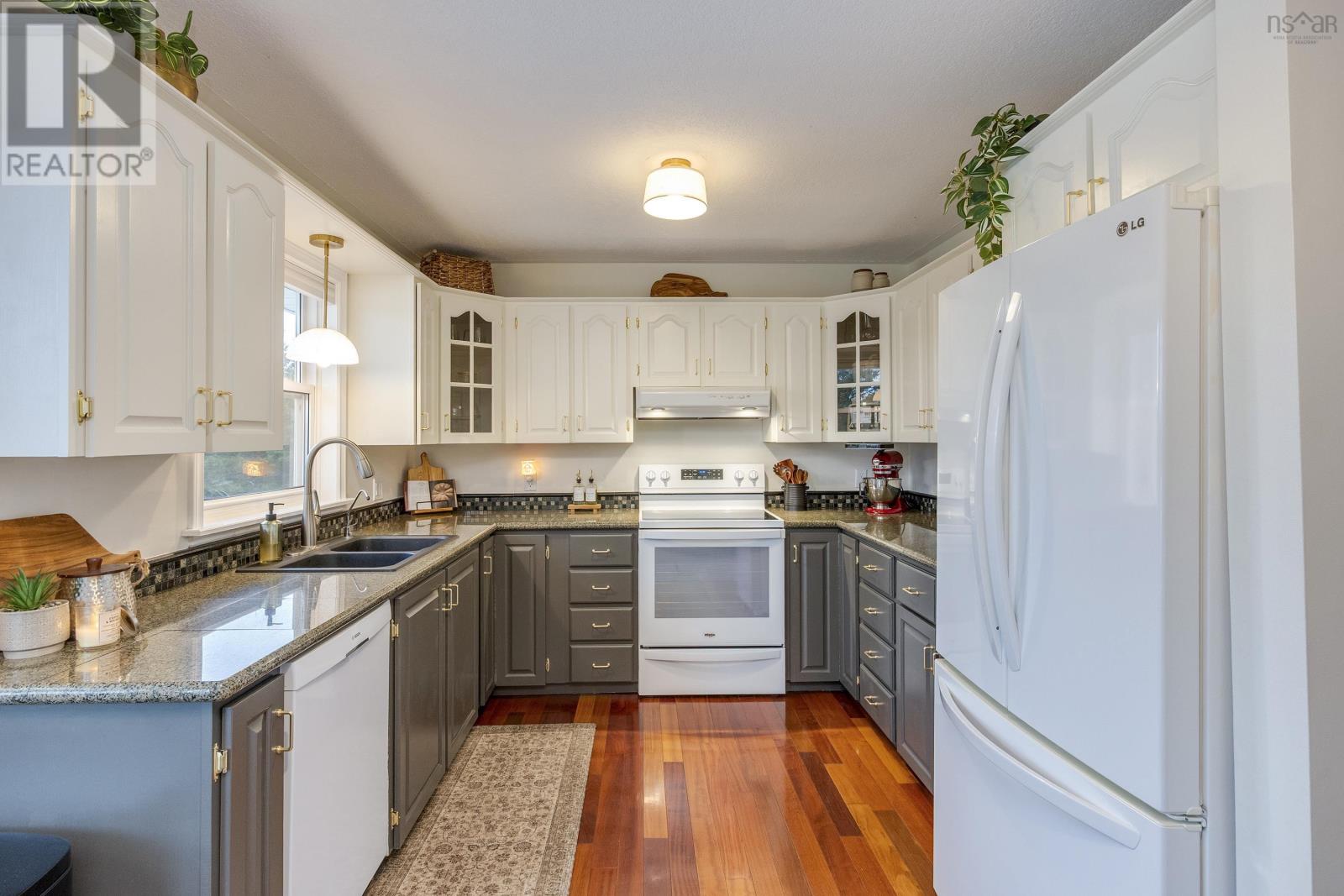 55 Dahlgren Crescent - 19