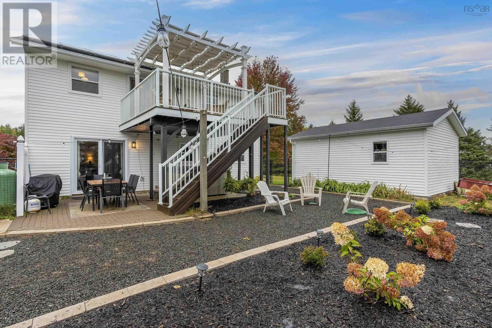 55 Dahlgren Crescent - 48