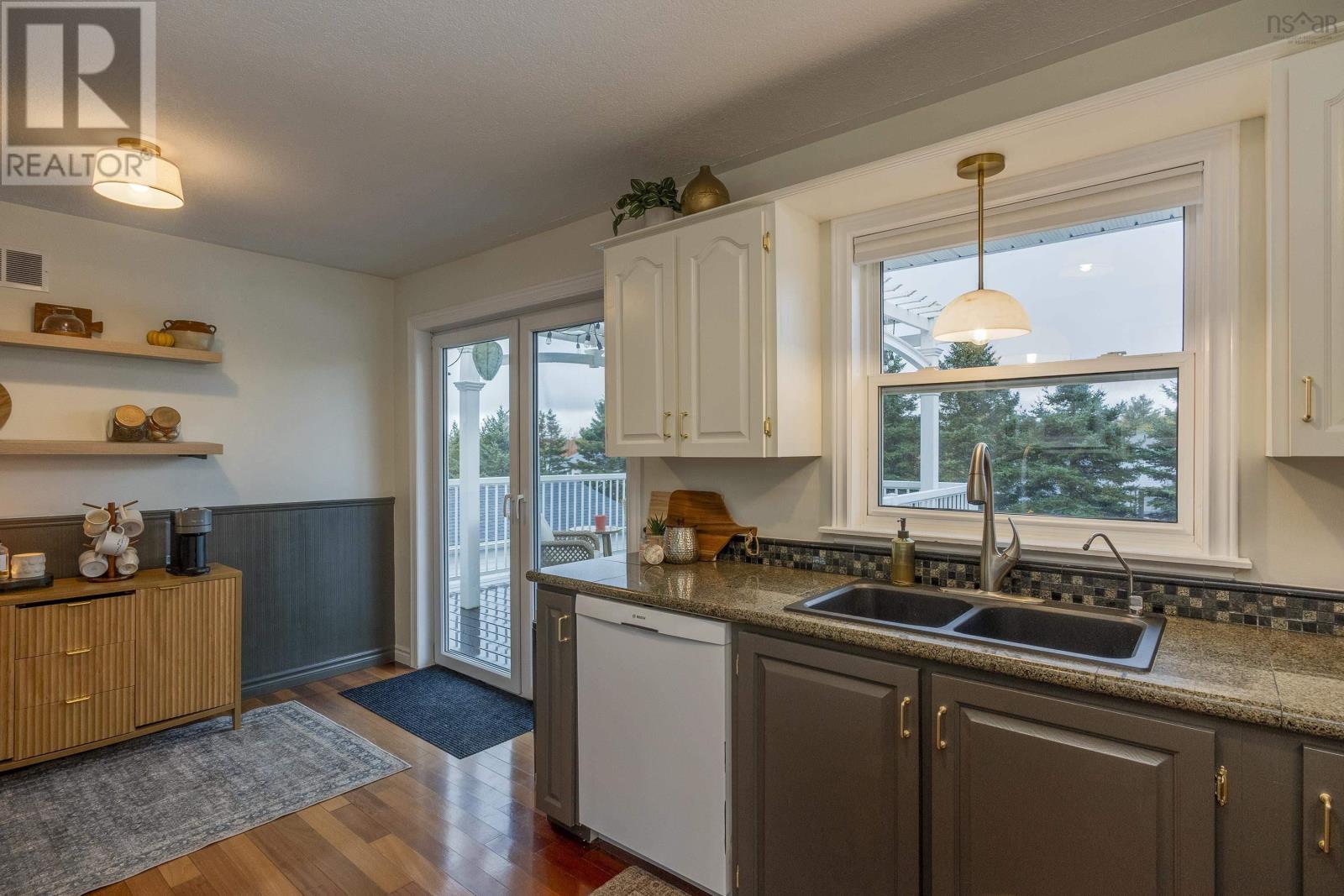55 Dahlgren Crescent - 22