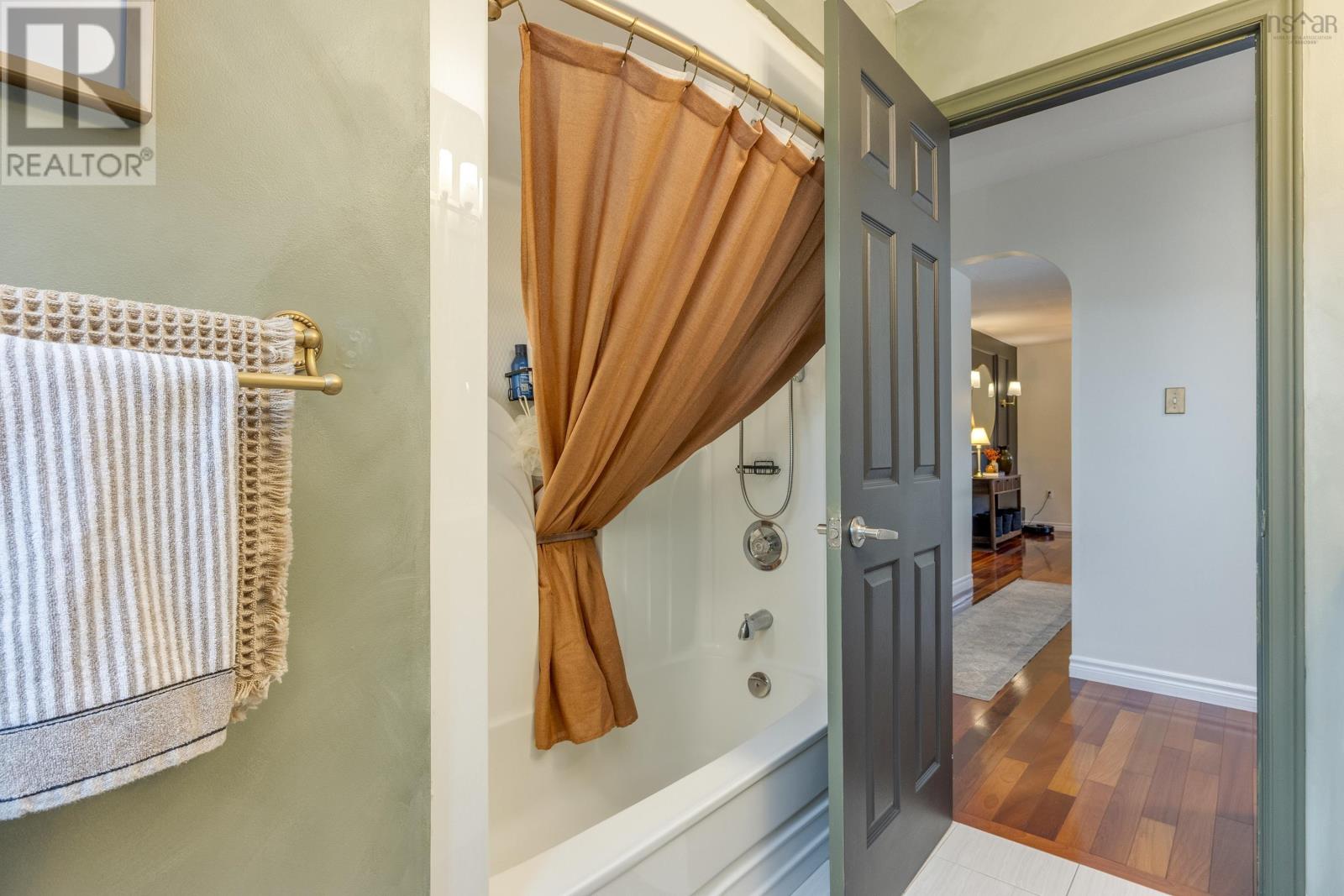 55 Dahlgren Crescent - 43