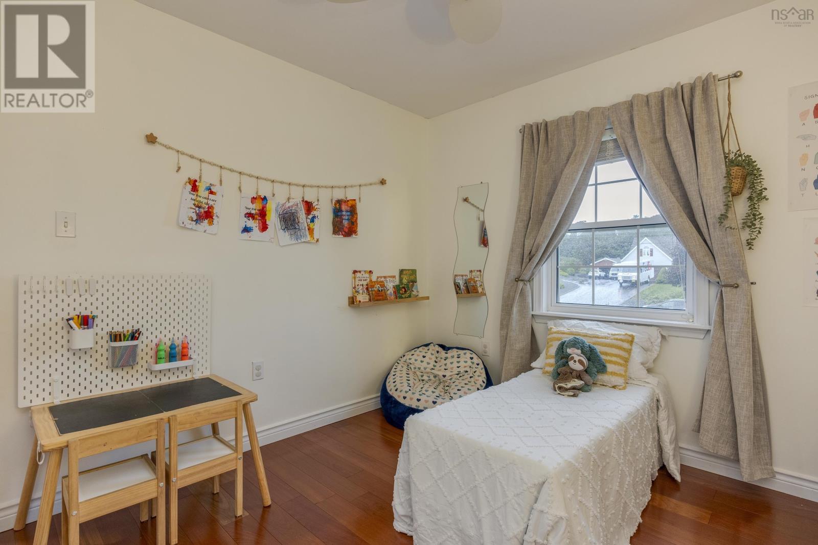 55 Dahlgren Crescent - 36
