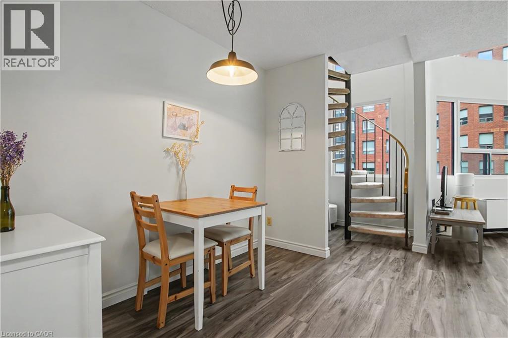 20 Ellen Street East — photo 8