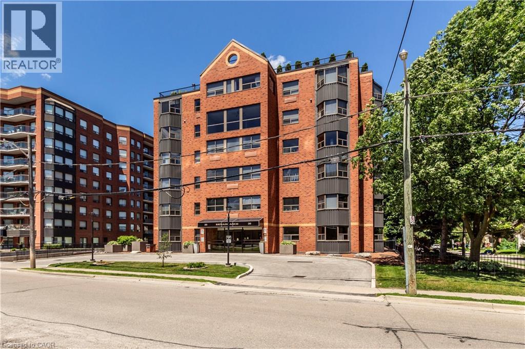 20 Ellen Street East — photo 30