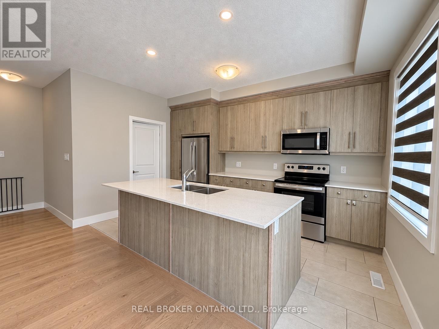 184 - 177 EDGEVALLEY ROAD, London East (East D) — photo 4