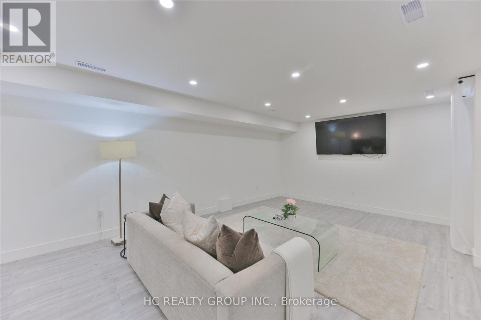 78 Greendale Avenue — photo 43