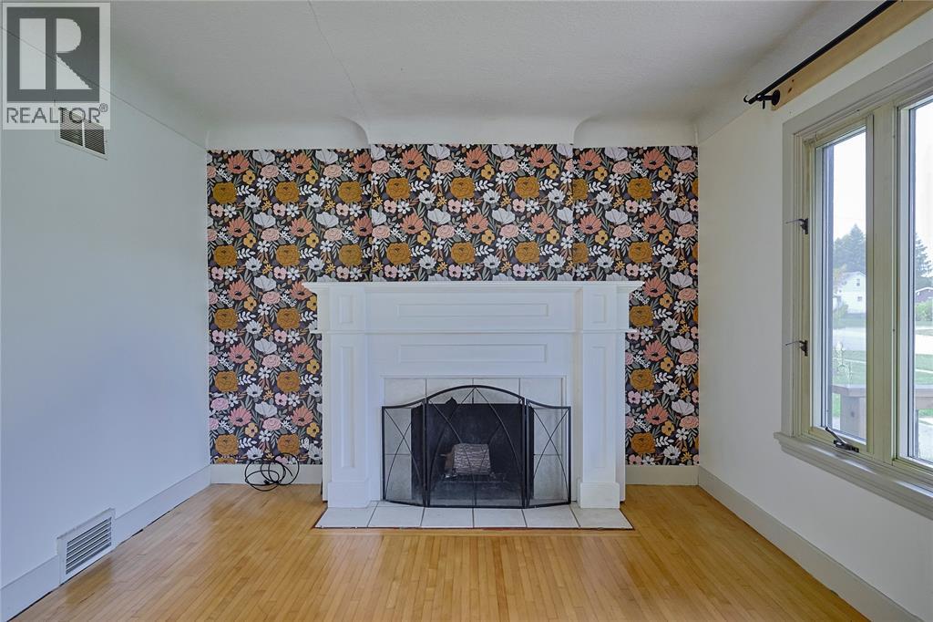 281 HILL STREET, St Clair — photo 8