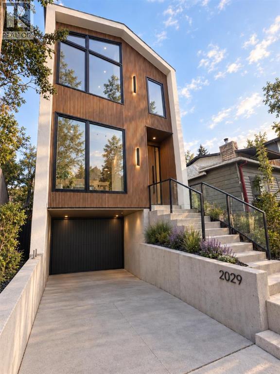 2029 35 Avenue, Calgary, Alberta, T2T2E2