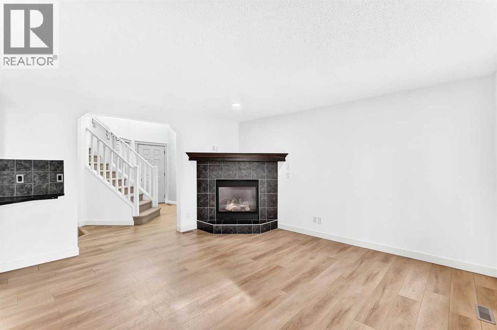 210 Brightonstone Green SE photo 13