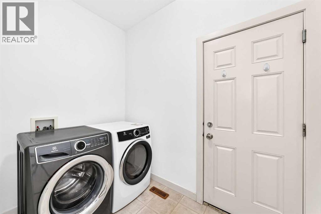210 Brightonstone Green SE photo 16