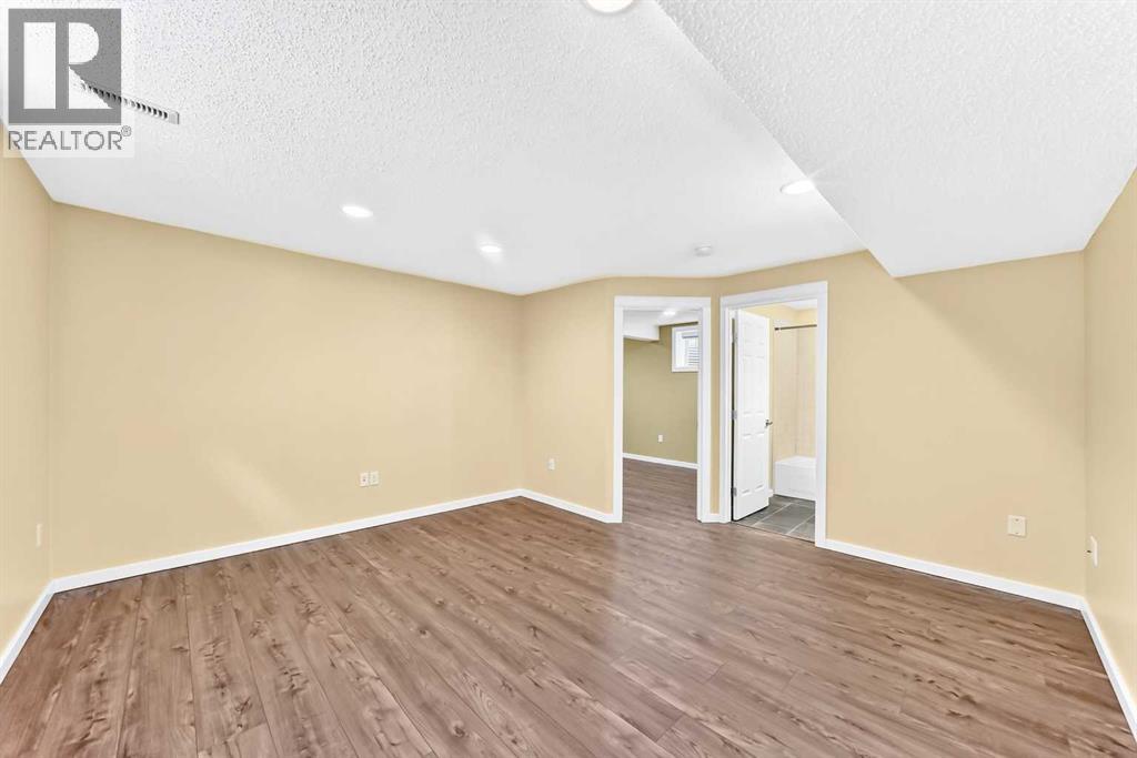 210 Brightonstone Green SE photo 30