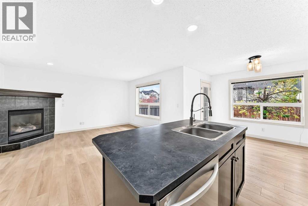 210 Brightonstone Green SE photo 8