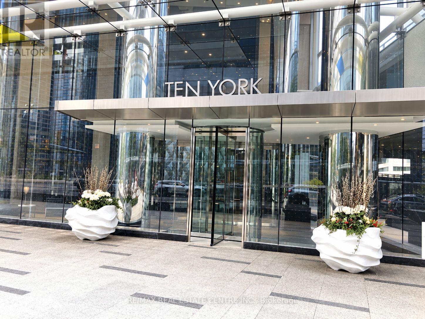 2008 - 10 YORK STREET, Toronto (Waterfront Communities)
