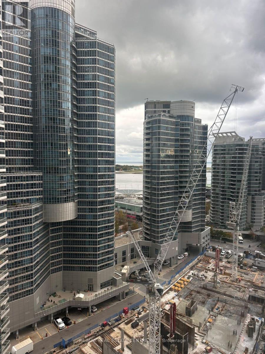 2008 - 10 YORK STREET, Toronto (Waterfront Communities) — photo 2