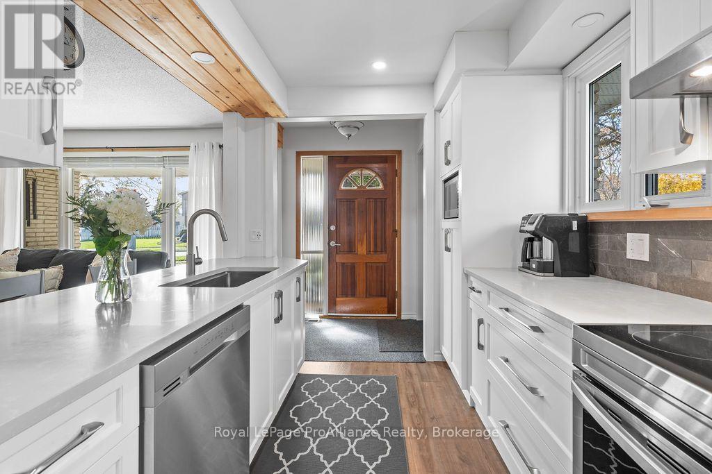 159 SINGLETON DRIVE, Belleville (Belleville Ward) — photo 11