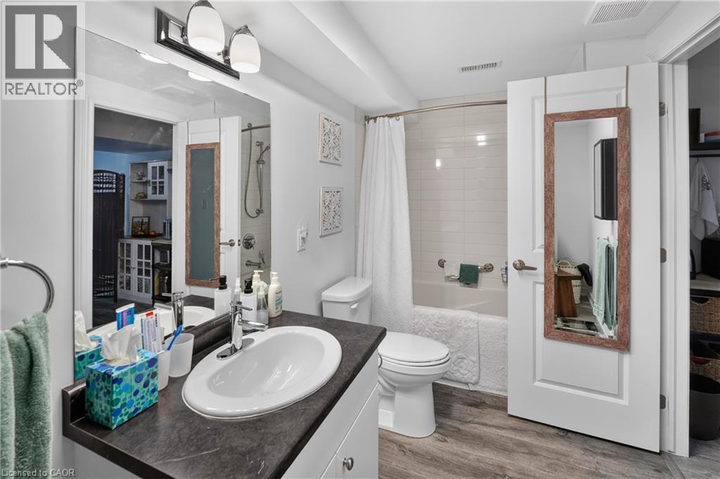 4069 Brock Street — photo 35