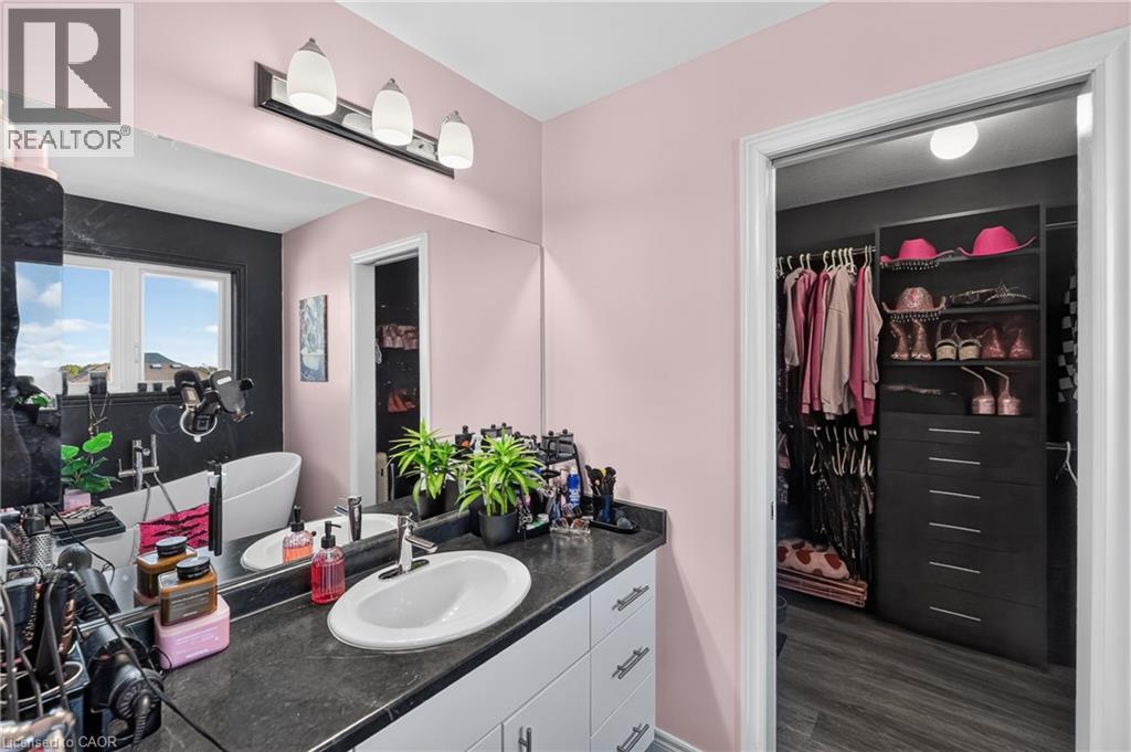 4069 Brock Street — photo 17