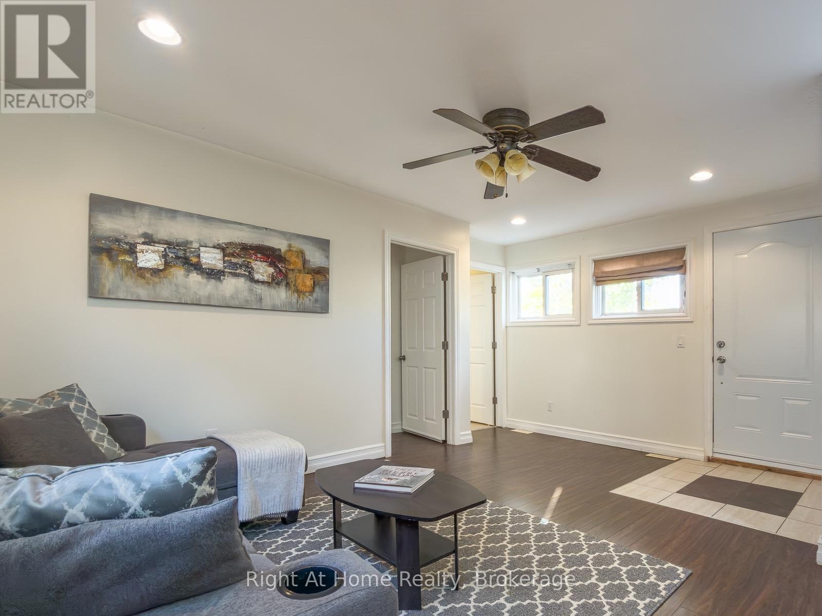 166 Catharine Street — photo 10
