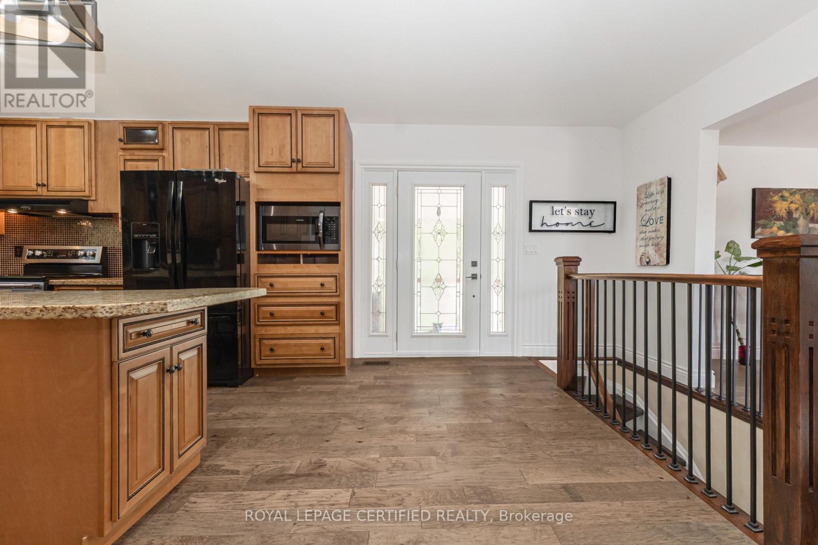 5058 3 LINE, Erin — photo 5