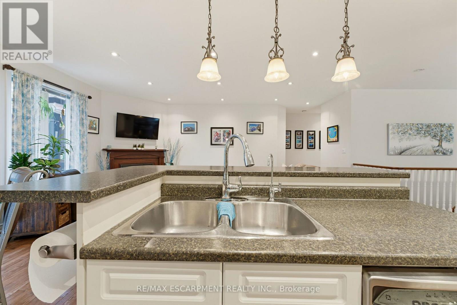 39 Oak Crescent, Haldimand, ON photo 15