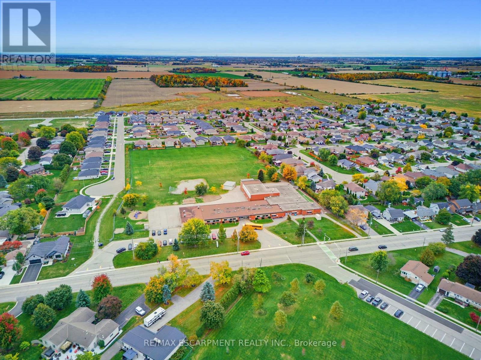 39 OAK CRESCENT - 47