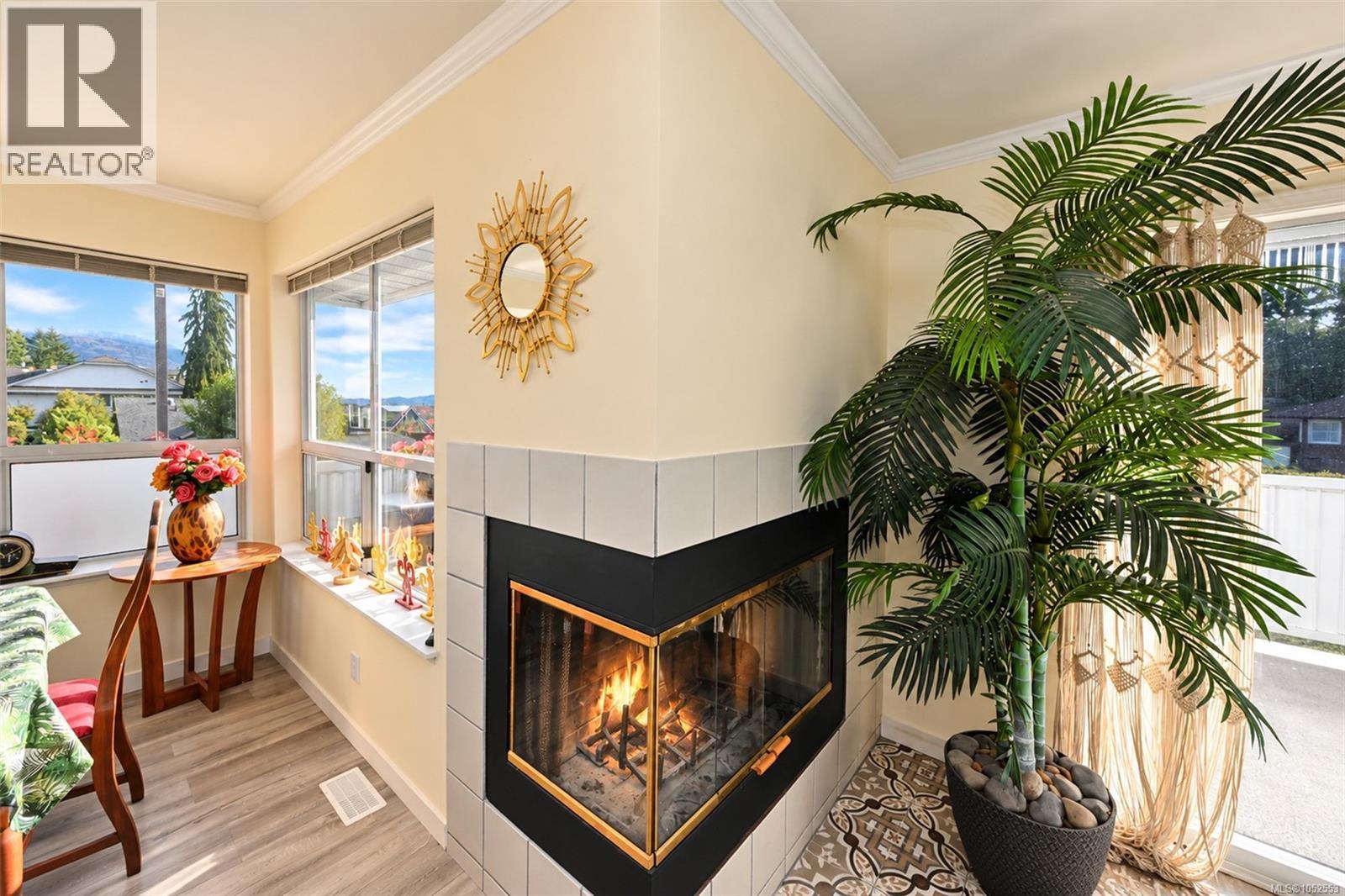 3601 Arbutus Dr N - 11
