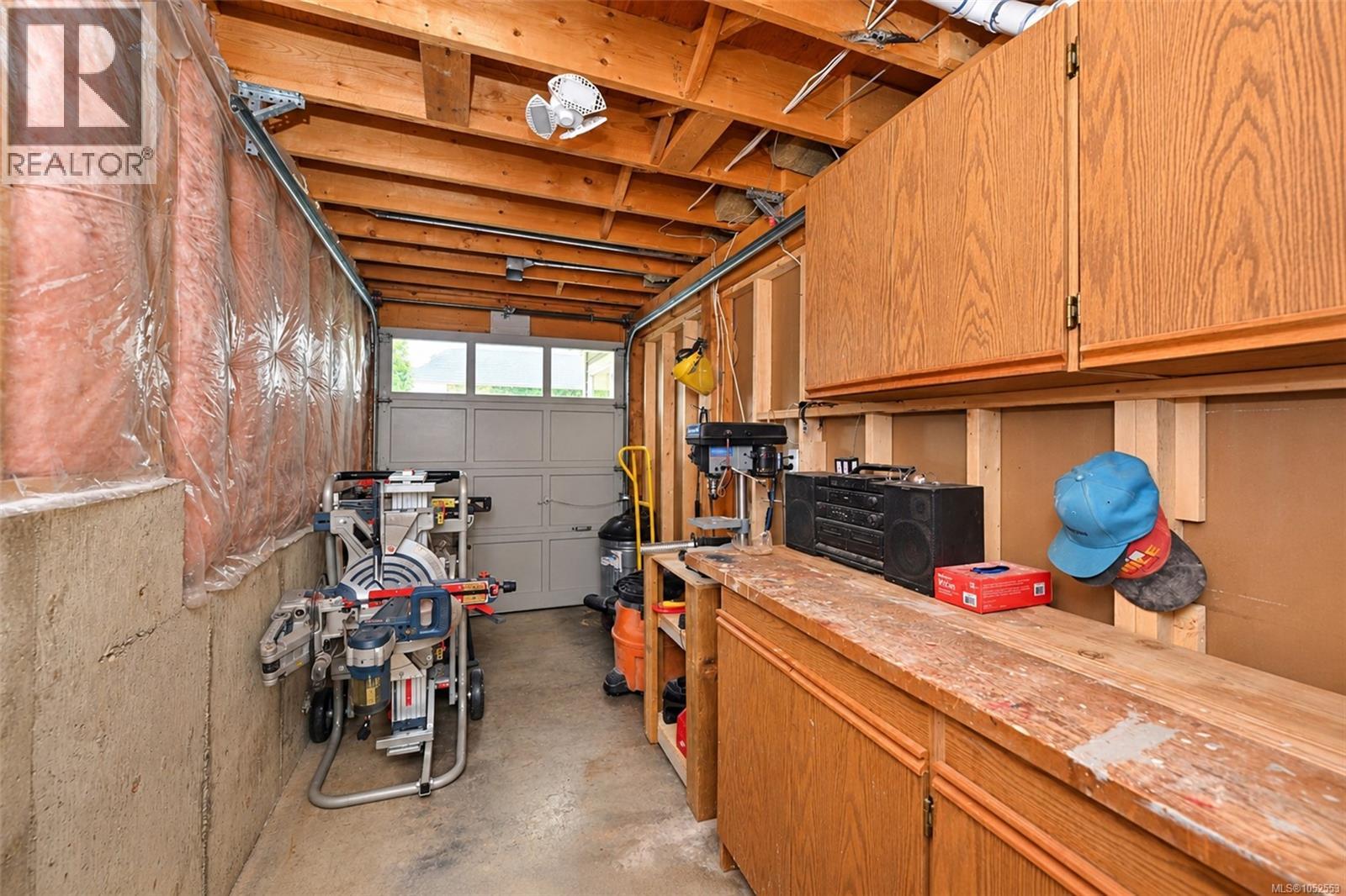 3601 Arbutus Dr N - 32