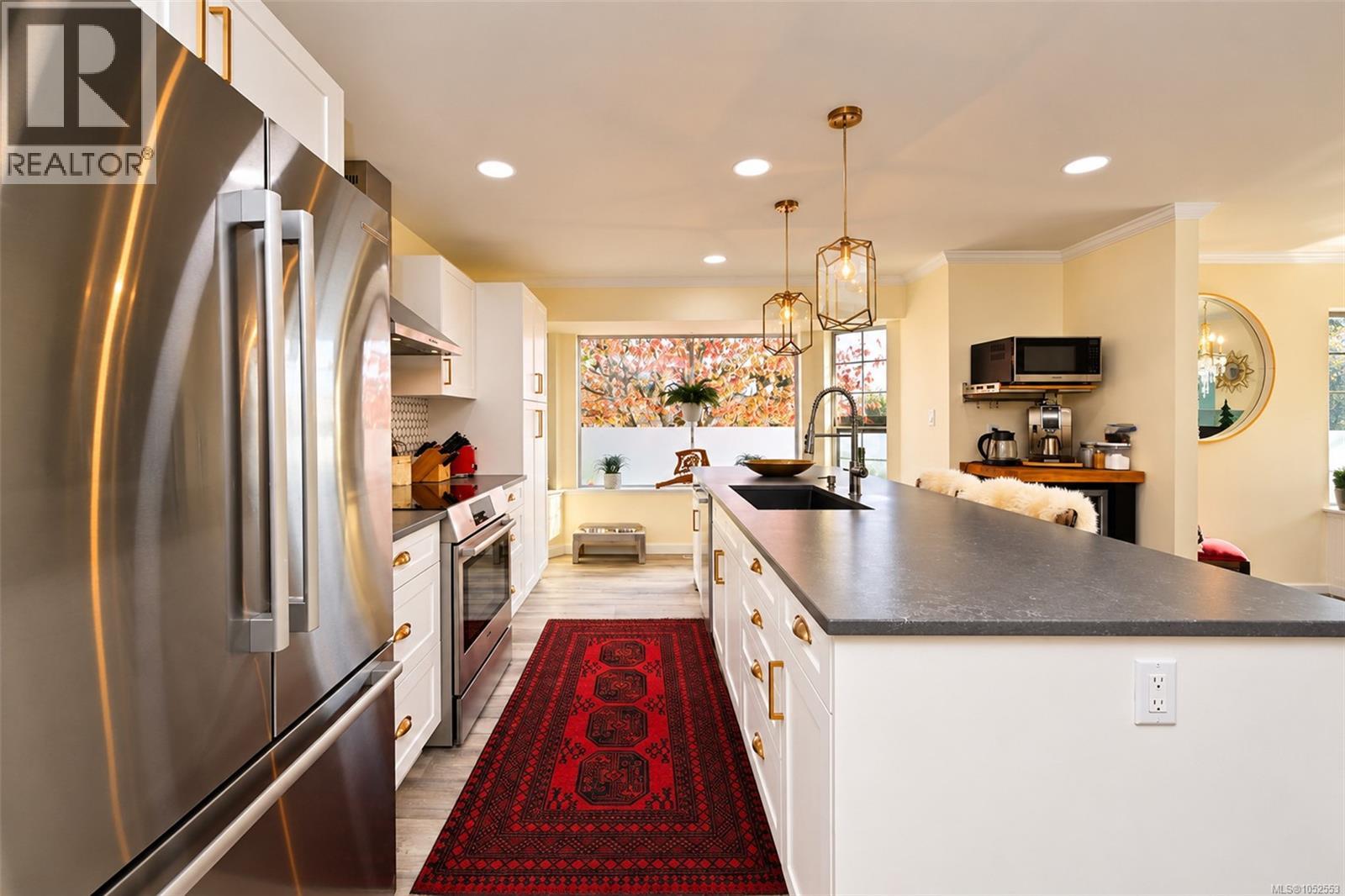  3601 Arbutus Drive North, Cobble Hill