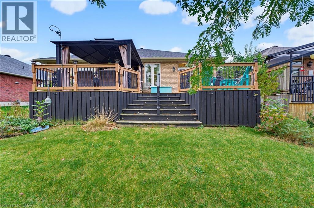 39 Oak Crescent — photo 38