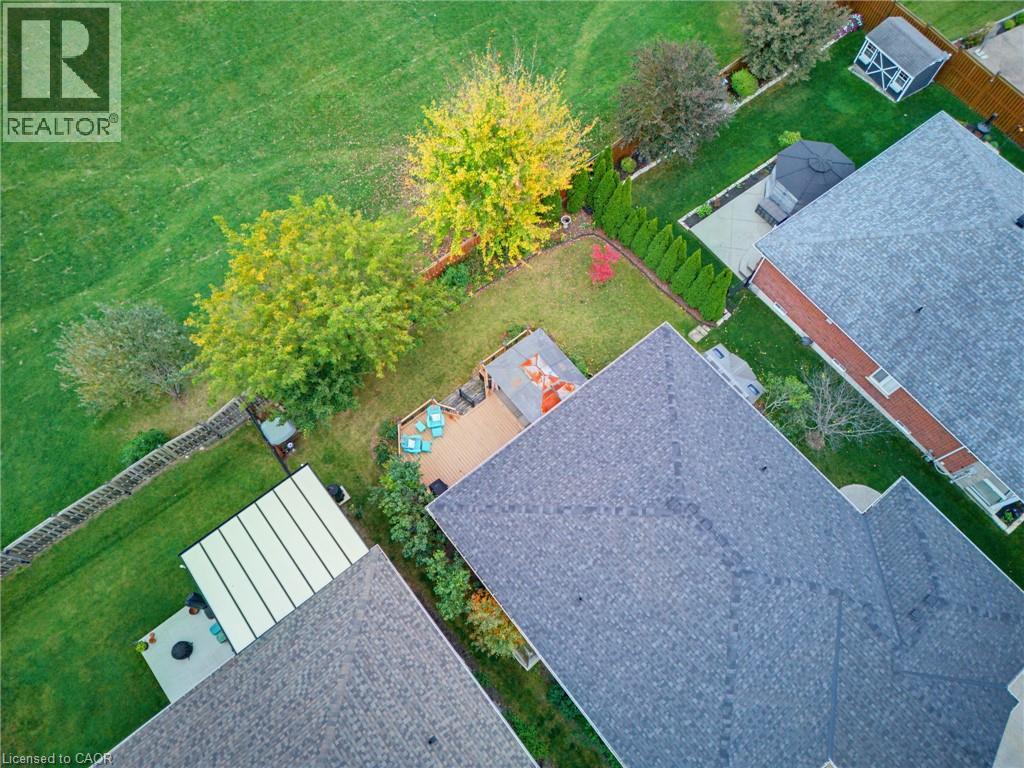 39 Oak Crescent — photo 42