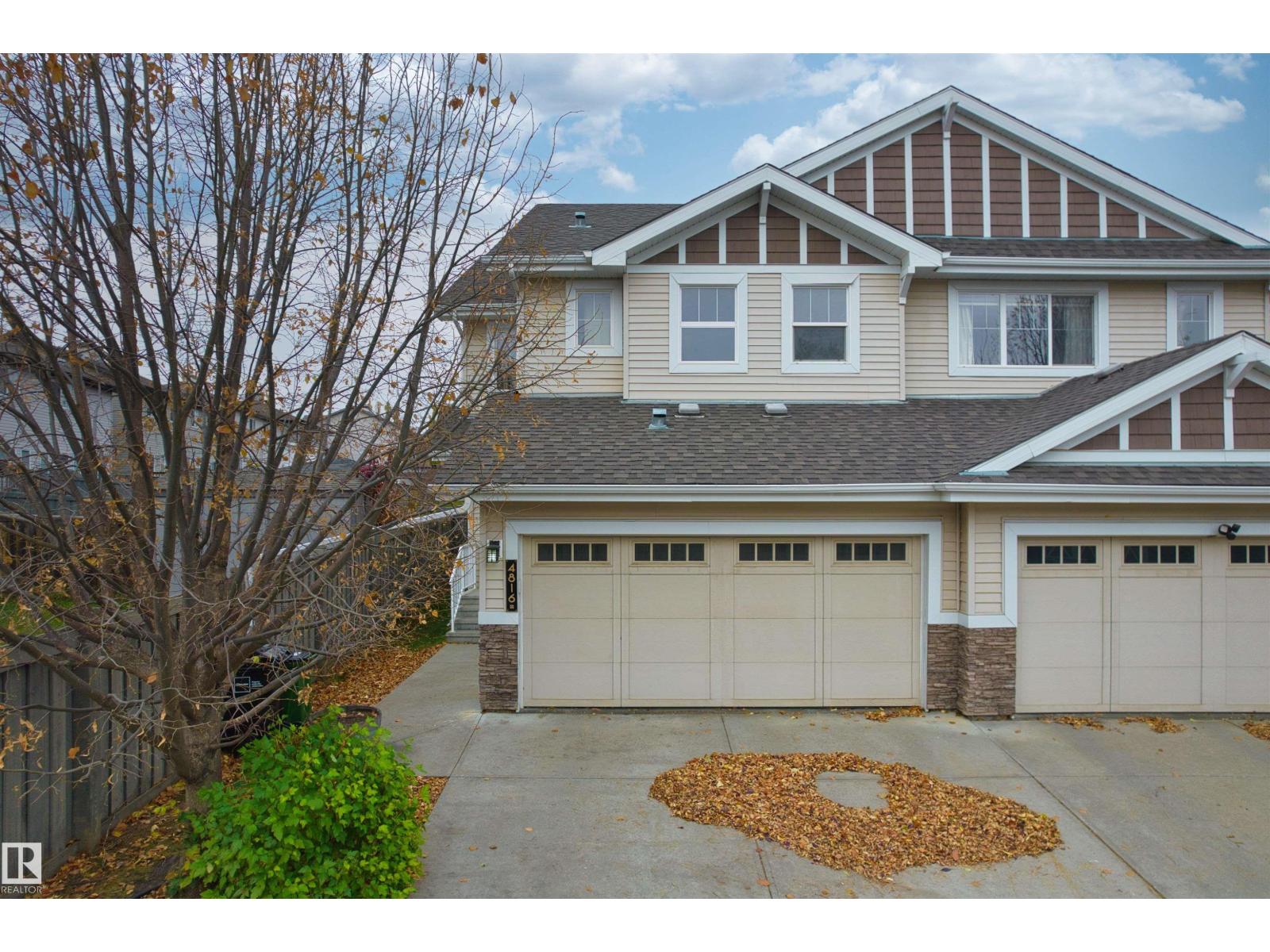 4816 213 St NW photo 2 — MLS® E4513373