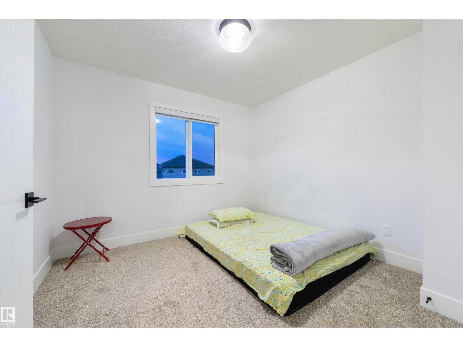 4373 37 Street, photo 24