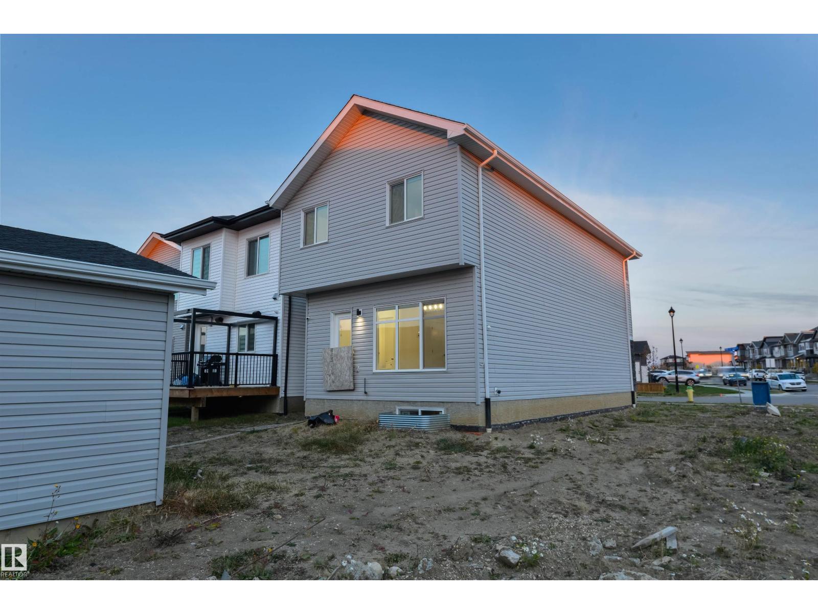 4373 37 Street, photo 33