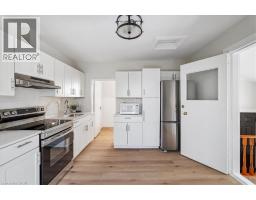 Mud room - 135 Deane Avenue, Oakville, ON L6K1N2 Photo 9